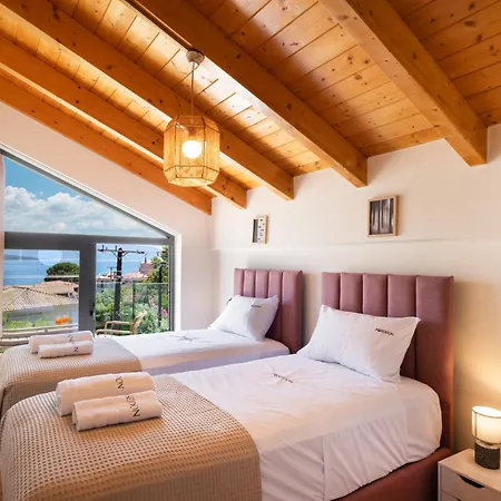 Poseidon Sea View Maisonette With Pool Νικιάνα